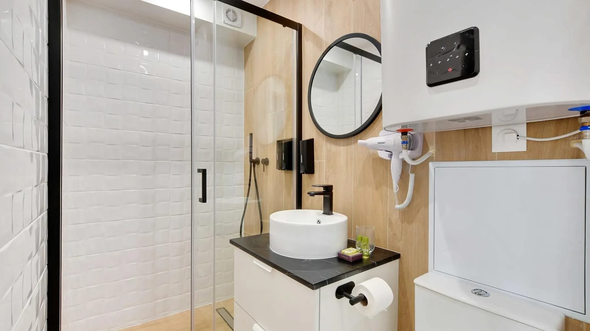 Residence Paris Republique 0*,  France