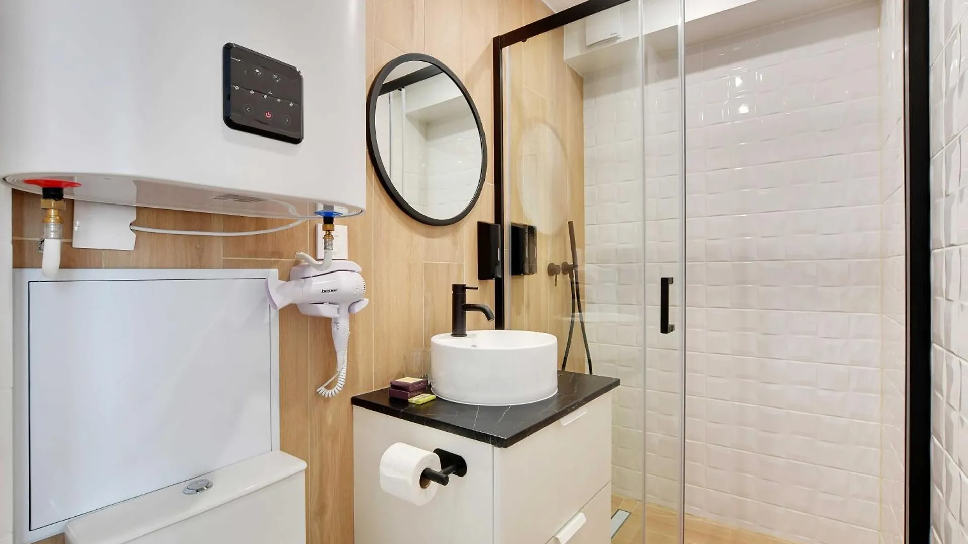 Residence Paris Republique 0*,  France